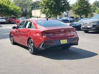Hyundai ELANTRA 2025 Limited 4p Sedan