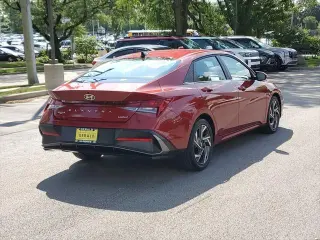 Hyundai ELANTRA 2025 Limited 4p Sedan