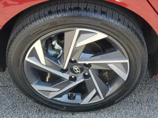 Hyundai ELANTRA 2025 Limited 4p Sedan