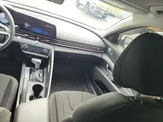 Hyundai ELANTRA 2024 SEL Sedán de 4 puertas
