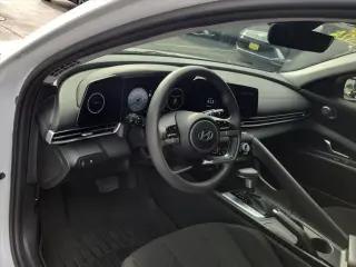 Hyundai ELANTRA 2024 SEL Sedán de 4 puertas