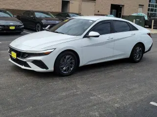 Hyundai ELANTRA 2024 SEL Sedán de 4 puertas