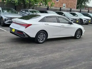 Hyundai ELANTRA 2024 SEL Sedán de 4 puertas