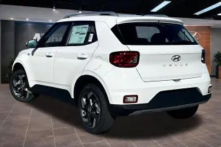 Hyundai VENUE 2026 SEL 4dr Crossover con techo de dos tonos