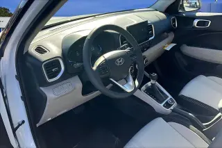 Hyundai VENUE 2026 SEL 4dr Crossover con techo de dos tonos