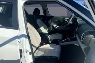 Hyundai VENUE 2026 SEL 4dr Crossover con techo de dos tonos