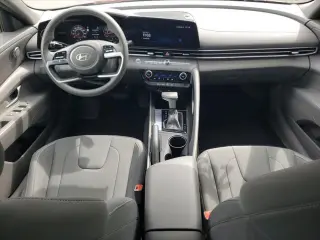 Hyundai ELANTRA 2024 SEL 4p Sedan