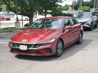 Hyundai ELANTRA 2024 SEL 4p Sedan