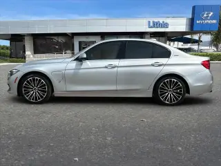 Serie 3 BMW 2017 330e iPerformance 4p Sedán