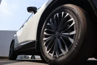 Nissan Rogue 2025 AWD Platinum 4 puertas crossover