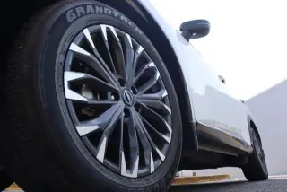 Nissan Rogue 2025 AWD Platinum 4 puertas crossover