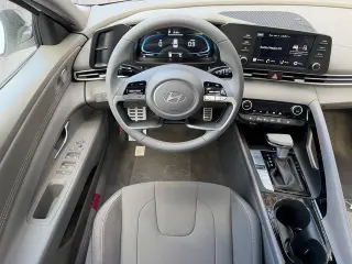 Hyundai ELANTRA 2026 SEL Sport Premium 4dr Sedán