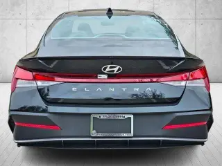 Hyundai ELANTRA 2026 SEL Sport 4dr Sedán