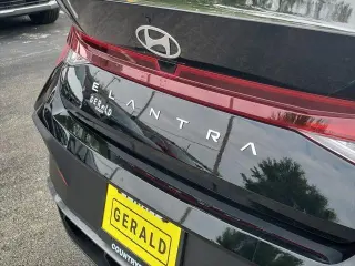 Hyundai ELANTRA 2025 SE 4dr Sedán