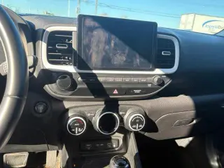 Hyundai VENUE 2024 Limited 4p Crossover