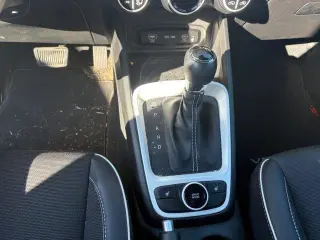 Hyundai VENUE 2024 Limited 4p Crossover