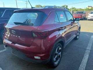 Hyundai VENUE 2024 Limited 4p Crossover