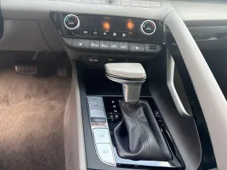 Hyundai ELANTRA 2025 SEL Conveniencia 4dr Sedan