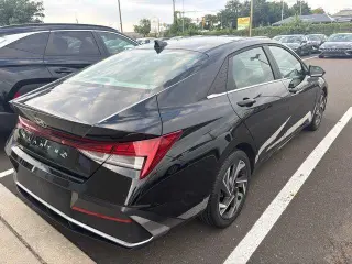 Hyundai ELANTRA 2025 SEL Conveniencia 4dr Sedan