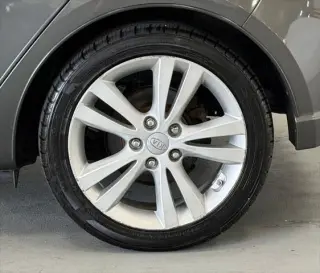 Kia Forte5 2013 SX 4dr Hatchback