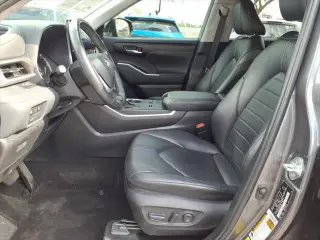 Toyota Highlander 2023 XLE 4p SUV