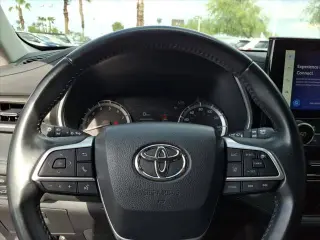 Toyota Highlander 2023 XLE 4p SUV