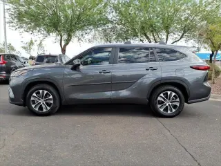 Toyota Highlander 2023 XLE 4p SUV