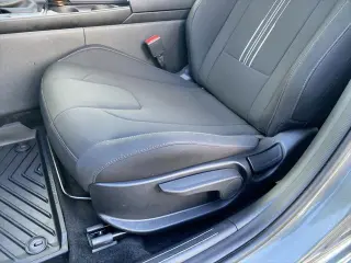 Hyundai ELANTRA 2025 SEL Conveniencia 4p Sedan