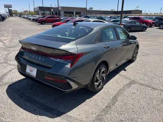 Hyundai ELANTRA 2025 SEL Sport 4dr Sedán