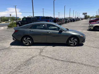 Hyundai ELANTRA 2025 SEL Sport 4dr Sedán