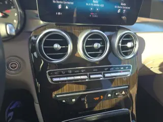 Mercedes-Benz GLC 2022 GLC 300 4dr SUV