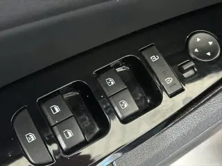 Kia Sportage Plug-In Hybrid 2025 AWD X-Line Prestige 4dr SUV