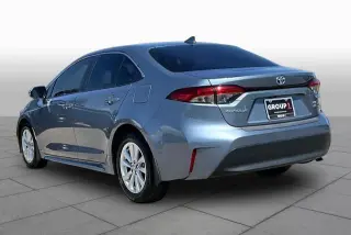 Toyota Corolla Hybrid 2024 XLE 4dr Sedán