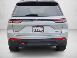 Jeep Grand Cherokee 2022 4x4 Trailhawk 4p SUV (lanzamiento de mitad de año)