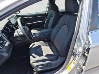 Toyota Camry Híbrido 2022 LE 4dr Sedán