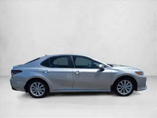 Toyota Camry Híbrido 2022 LE 4dr Sedán