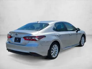 Toyota Camry Híbrido 2022 LE 4dr Sedán