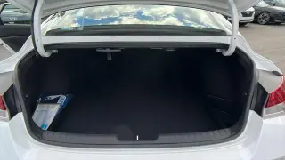 Hyundai ELANTRA 2022 Limited 4p Sedana