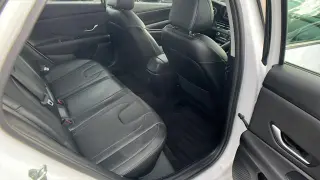 Hyundai ELANTRA 2022 Limited 4p Sedana