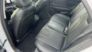 Hyundai ELANTRA 2022 Limited 4p Sedana