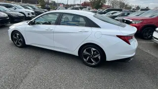 Hyundai ELANTRA 2022 Limited 4p Sedana