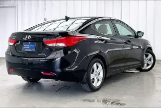 Hyundai ELANTRA 2013 GLS 4p Sedan 6M