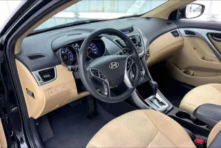 Hyundai ELANTRA 2013 GLS 4p Sedan 6M