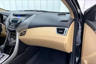 Hyundai ELANTRA 2013 GLS 4p Sedan 6M