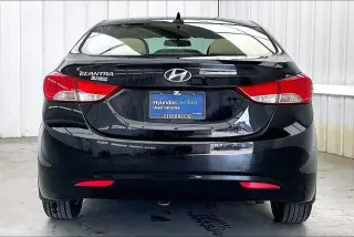 Hyundai ELANTRA 2013 GLS 4p Sedan 6M