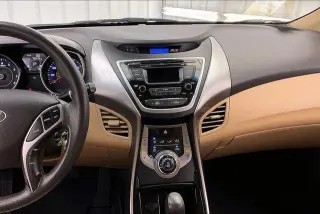 Hyundai ELANTRA 2013 GLS 4p Sedan 6M