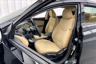 Hyundai ELANTRA 2013 GLS 4p Sedan 6M