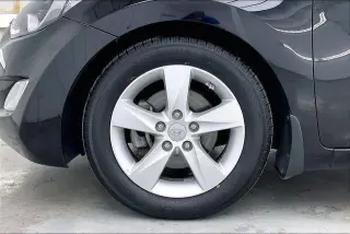 Hyundai ELANTRA 2013 GLS 4p Sedan 6M
