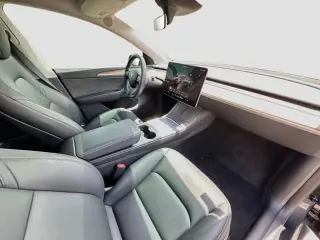 Tesla Modelo Y 2025 Long Range 4p Crossover