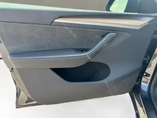 Tesla Modelo Y 2025 Long Range 4p Crossover